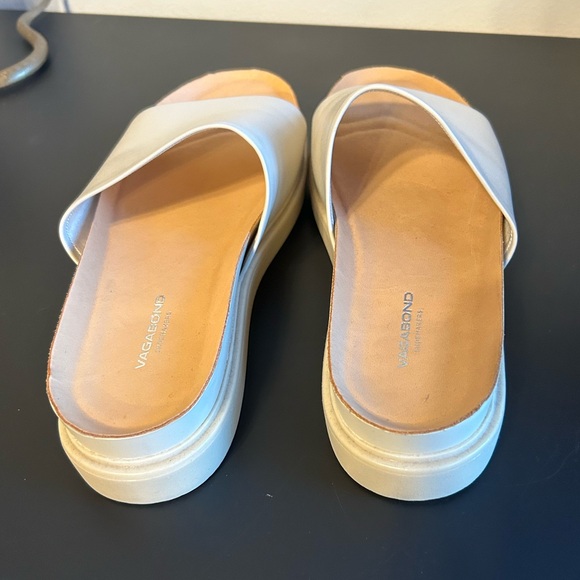 Vagabond Erin size 8.5 eu 39 cream white beige slide sandal worn once. - Picture 2 of 3
